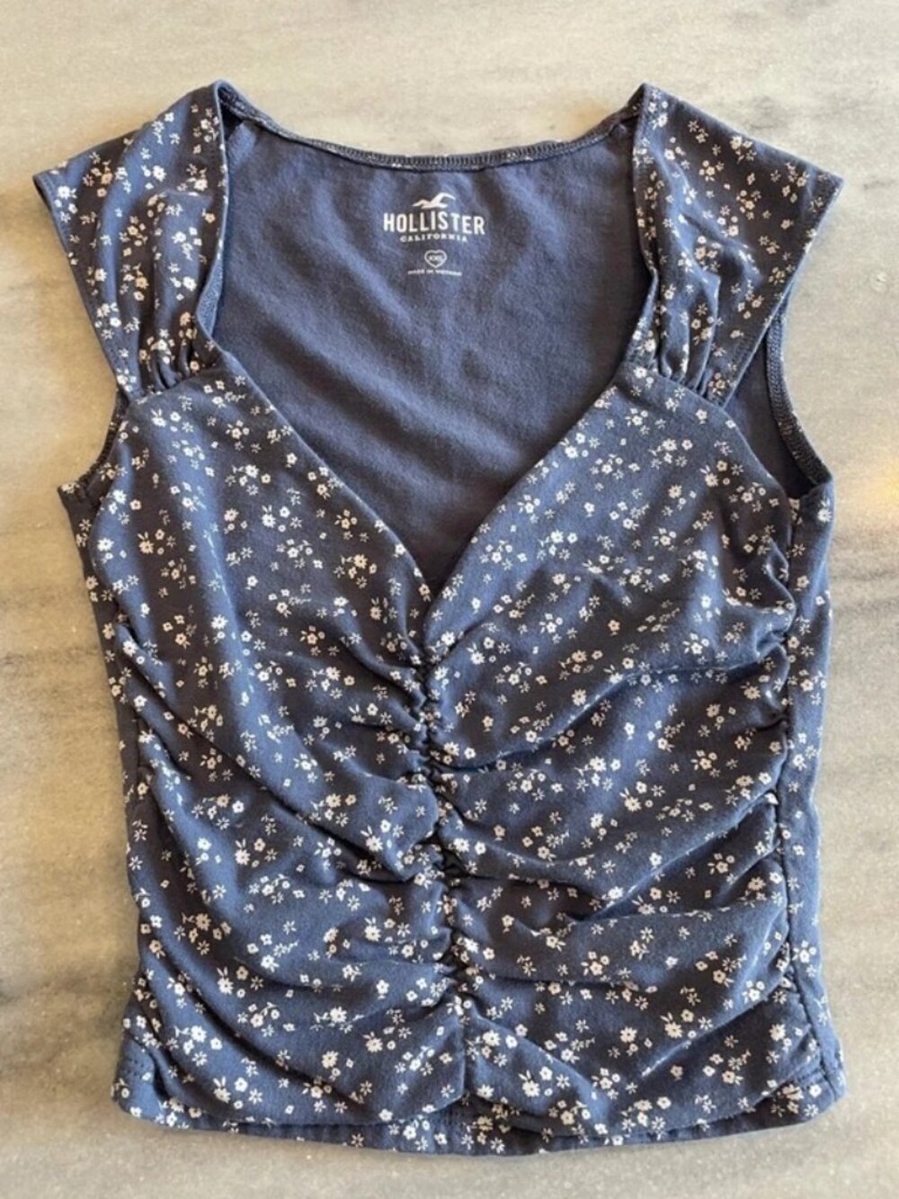 Hollister Women’s Navy Floral Ruched V-Neck Top XXS